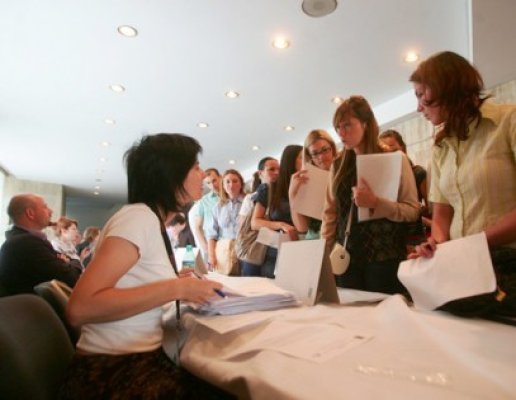 Târg de joburi pentru studenţi şi absolvenţi la UPB